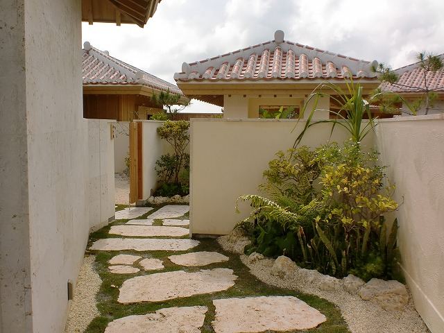 南城市　百名伽藍（ひゃくながらん）植栽
