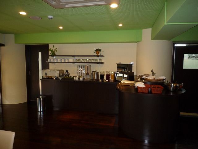 那覇市具志　カフェギャラリー・ベジーツ　店内