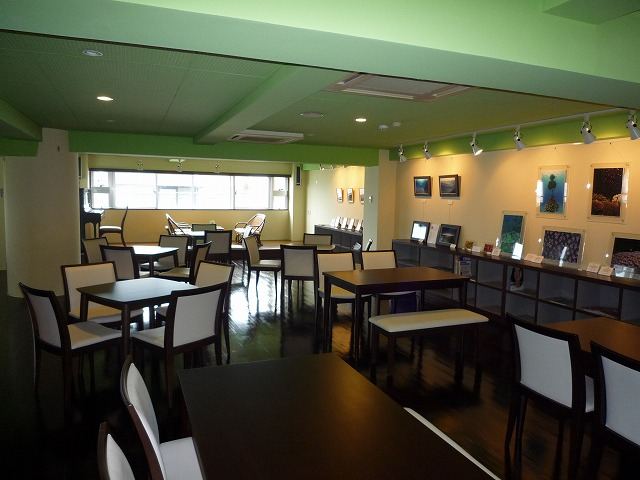 那覇市具志　カフェギャラリー・ベジーツ　店内