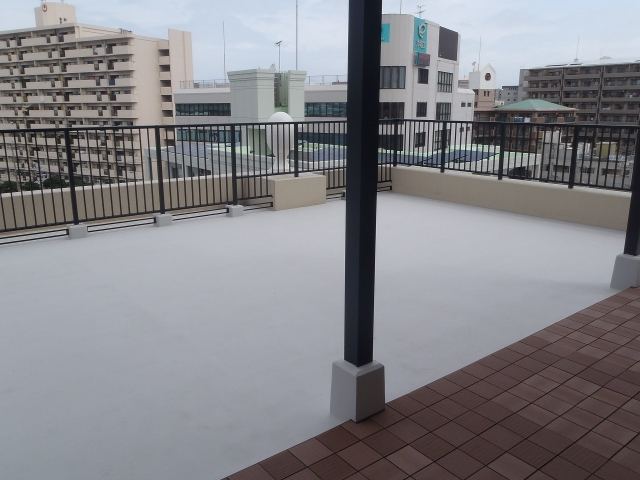 那覇市　Y氏邸　サンシェード・人工芝の写真
