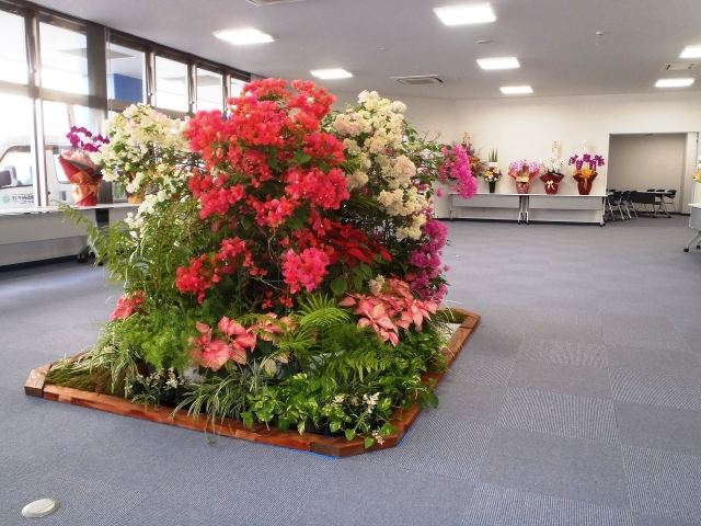 新社屋竣工式　御祝室内ディスプレイの写真