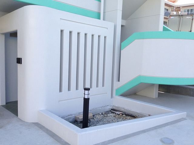 那覇市国場　マンション　植栽工事の写真