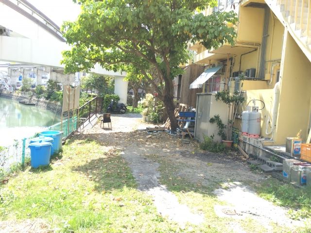 那覇市久茂地 Aビル 植栽工事の写真